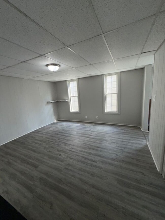 Building Photo - 1411 W Maryland St