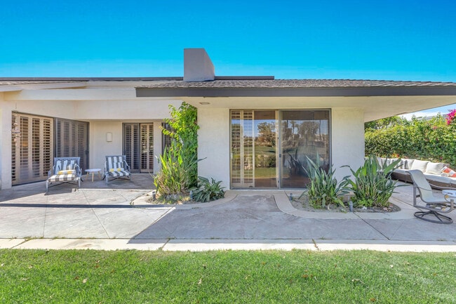 Building Photo - 24 Columbia Dr