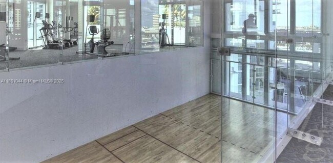 Building Photo - 350 S Miami Ave