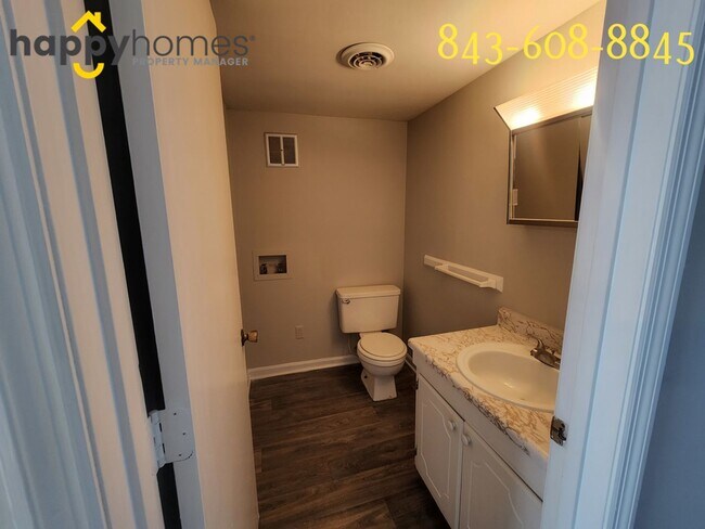 Building Photo - 2/1.5 townhouse in James Island off of Harbor View!