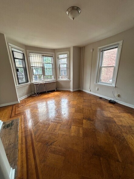 Primary Photo - 4321 Pine St