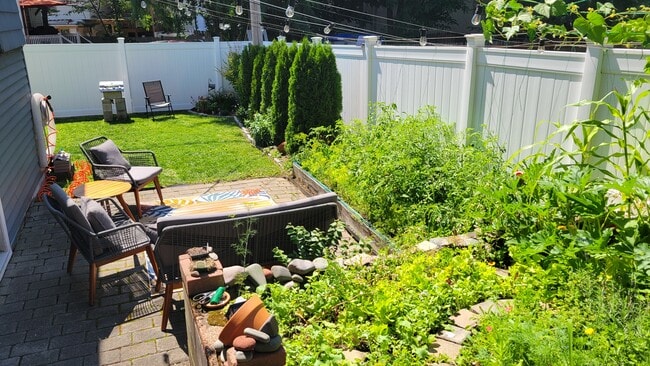 Building Photo - 153 Winthrop Pkwy