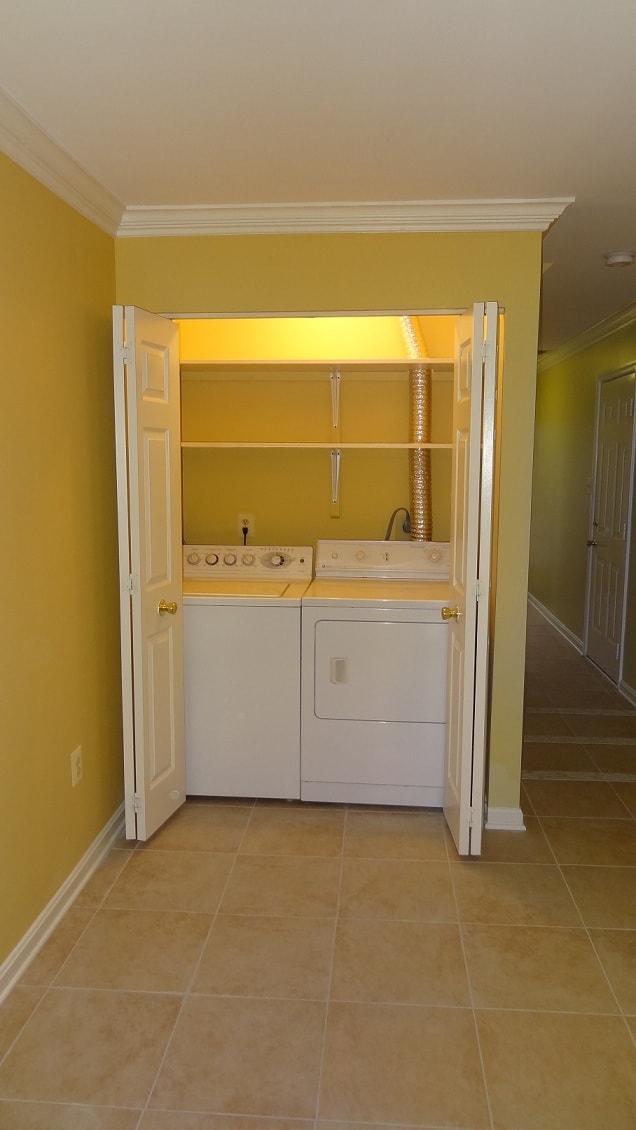 Building Photo - 2427 Clover Field Cir