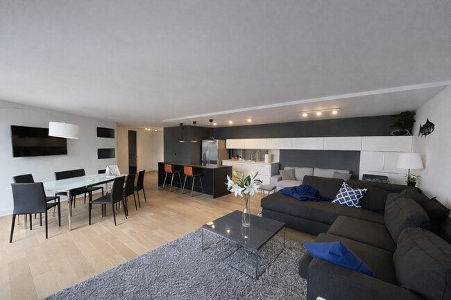 Building Photo - 505 N Lake Shore Dr