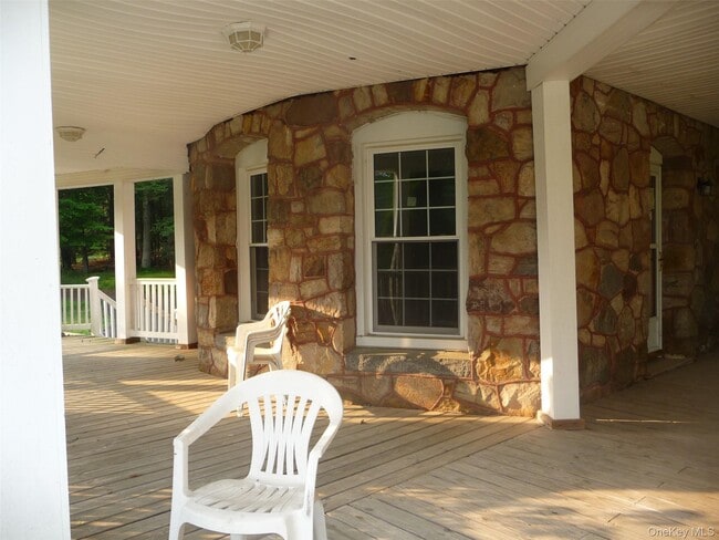 Building Photo - 196 Oakland Valley Rd