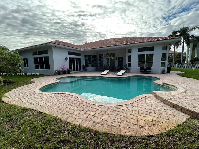 Building Photo - 4723 SW 195th Way