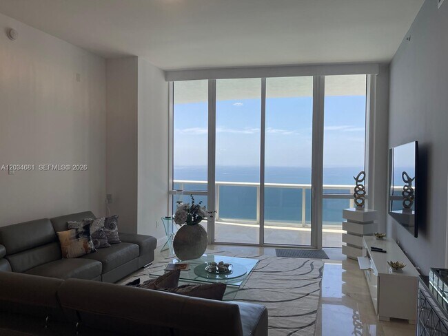 Building Photo - 16001 Collins Ave