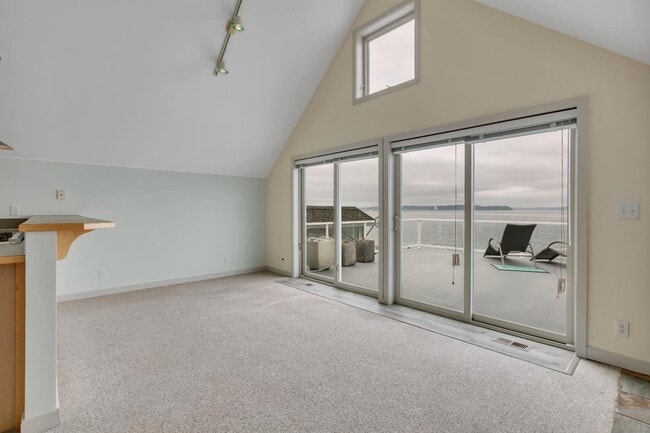 Building Photo - 3221 Alki Ave SW