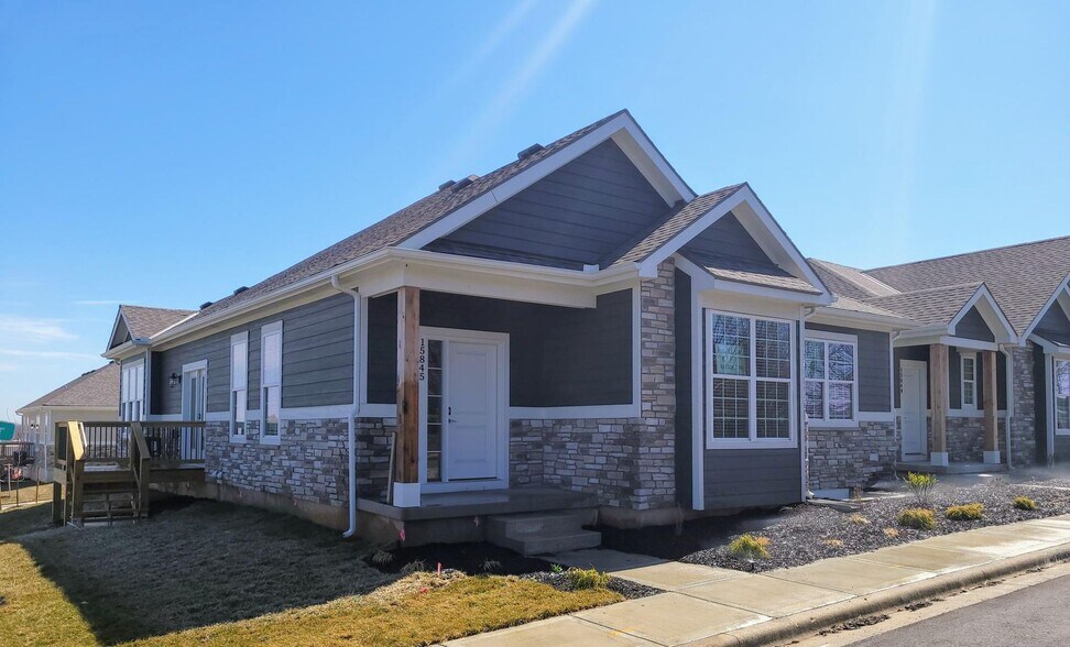 Building Photo - 15845 Foster