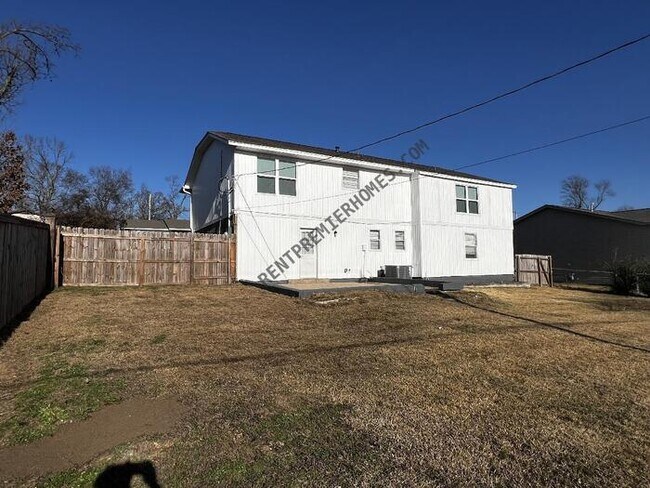 Building Photo - 1908 War Eagle Dr