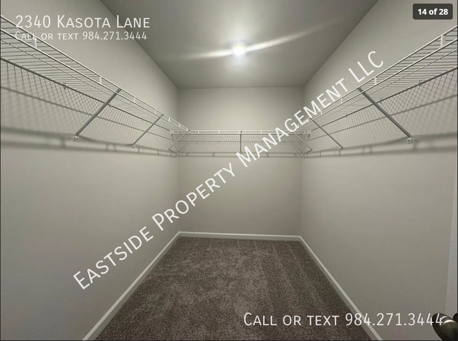 Building Photo - 2340 Kasota Ln