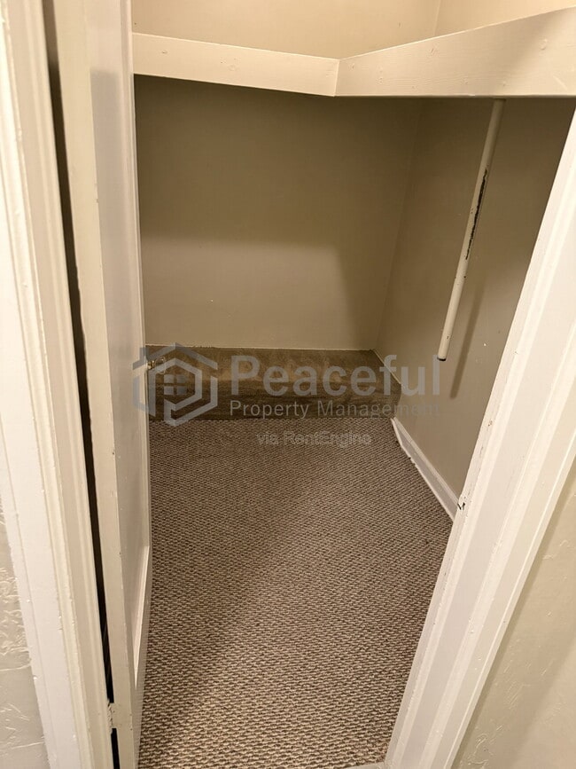 Building Photo - 417 Wall St