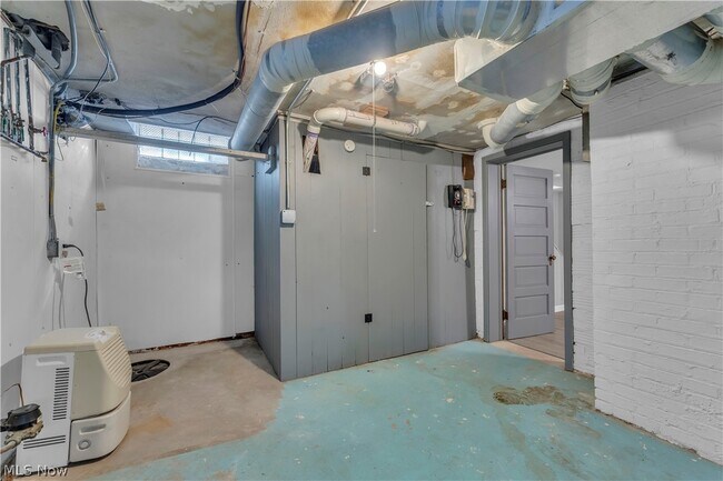 Building Photo - 3675 Avalon Rd