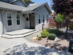 Building Photo - 3 + 2 STAND ALONE HOUSE