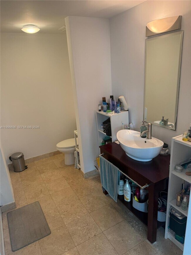 Building Photo - 350 S Miami Ave