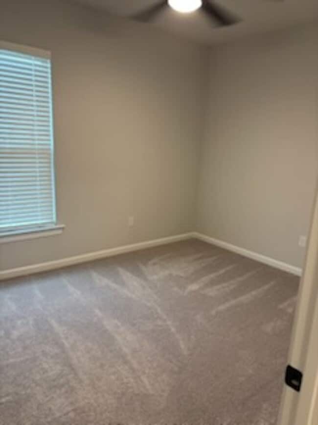 Building Photo - 5330 Helmsdale Ct