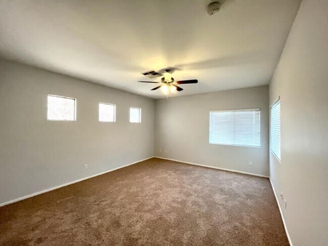 Building Photo - Charming Single Story 3 Bedroom Home