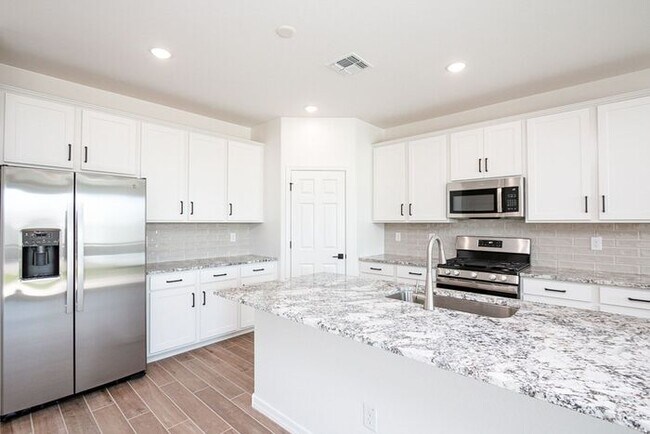 Building Photo - MOVE IN SPECAILS!! ONE MONTH RENT FREE!! Laveen Home Up For RENT! 4BD 2.5 BA