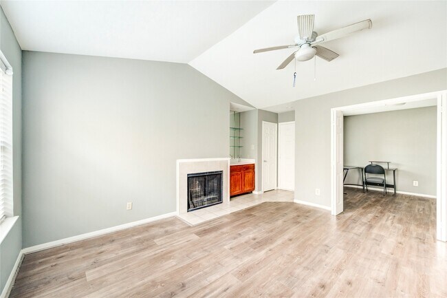 Building Photo - 14600 Fonmeadow Dr