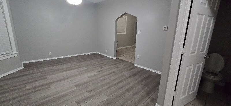 Building Photo - 10826 S Buffalo Ave