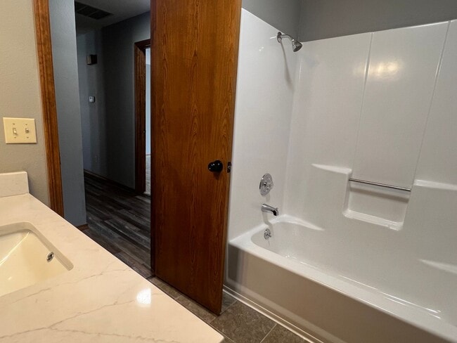 Building Photo - Quiet 3Bed / 2Bath in Sundance Estates