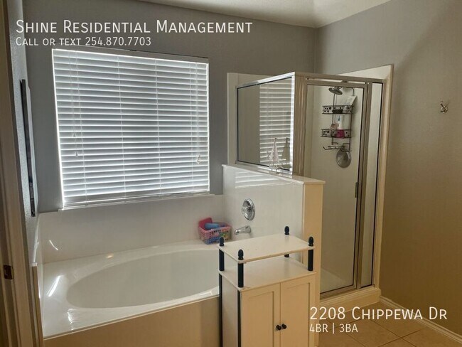 Building Photo - 2208 Chippewa Dr