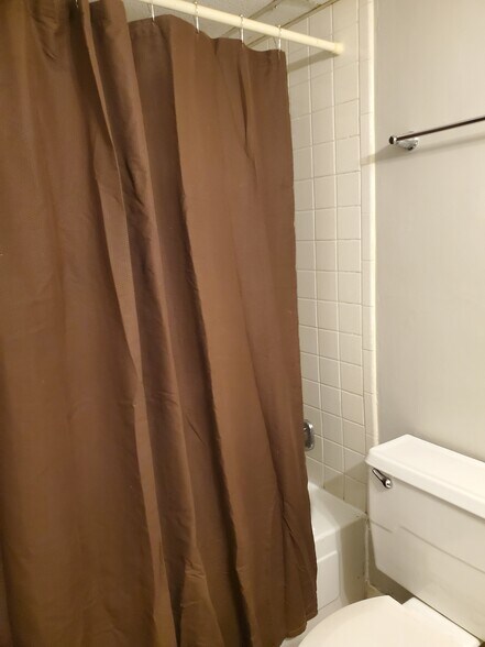 Building Photo - 1700 Clinch Ave