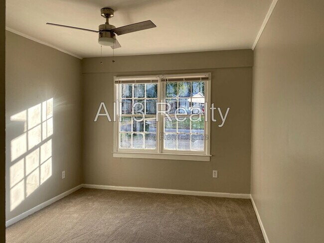 Building Photo - 1717 Robison Hill Rd