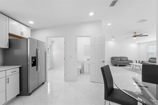 Building Photo - 6847 Woodsman Dr