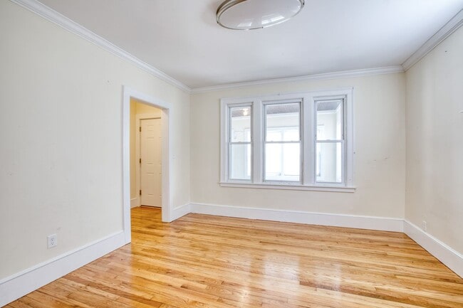 Building Photo - 2 Bedroom 1st FL Rental