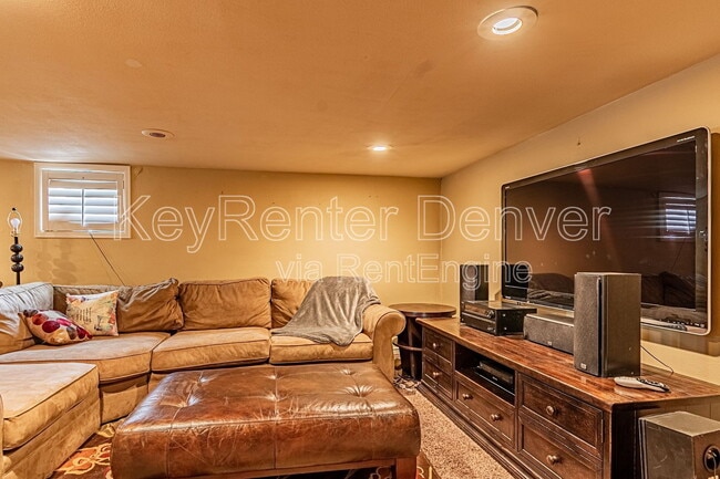 Building Photo - 3059 W 40th Ave