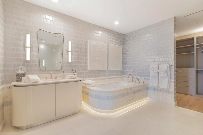 Building Photo - 1333 S Flagler Dr