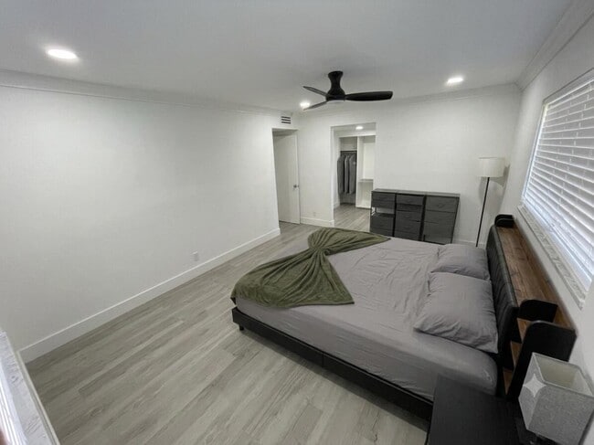Building Photo - 3147 NW 68th Ct