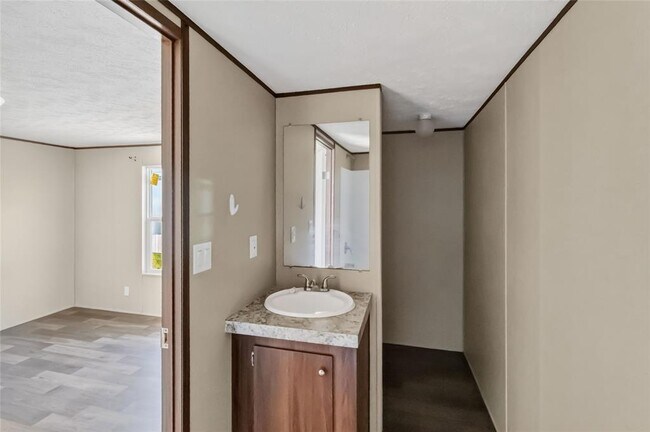 Building Photo - 5670 US-290