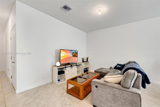 Building Photo - 834 SW 11th Ter