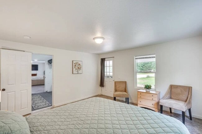 Building Photo - 3101 Bagnell Dam Blvd