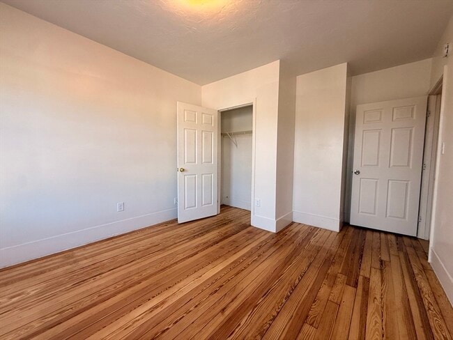 Building Photo - 9-11 Richardson St