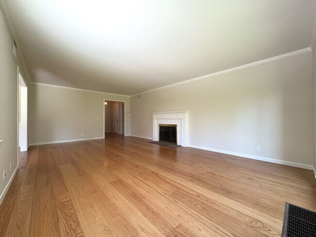 Building Photo - Charming 3BR/2BA Home in West Menlo Park