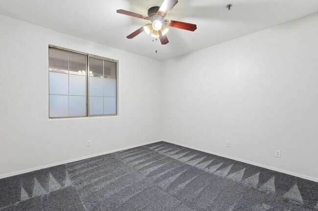 Building Photo - 1941 S Pierpont