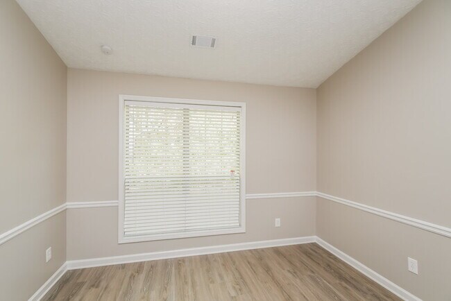 Building Photo - 3391 Lochness Ln