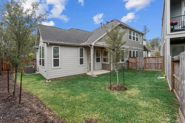 Building Photo - 120 Red Cascade Trl