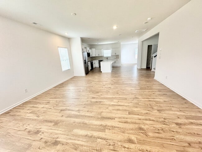 Building Photo - NEW 4 br 2.5 ba  Single Family Home in the Kensington Community - Ready for February Move In