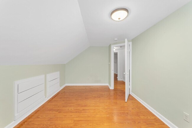 Building Photo - 153 Stimson St