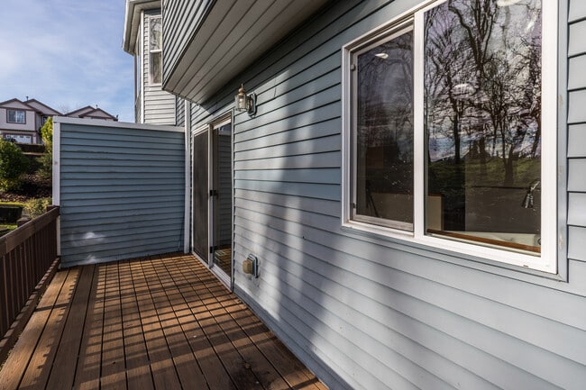 Building Photo - 260 N 16th St