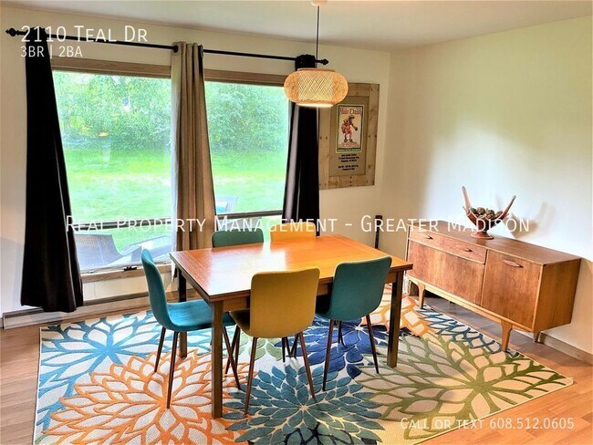 Building Photo - 2110 Teal Dr