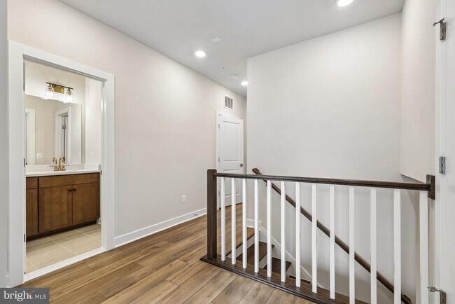 Building Photo - 20167 Northpark Dr