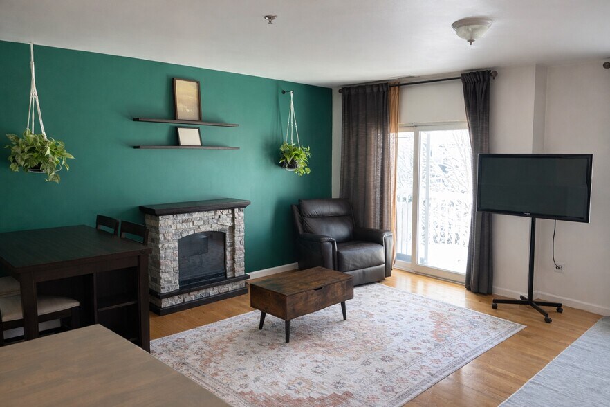 Building Photo - 84 Aborn St