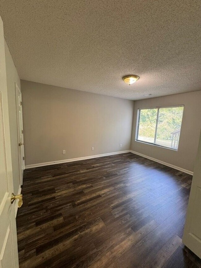 Building Photo - 819 Belmont Dr