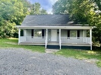 Building Photo - 216 W Lee Ave