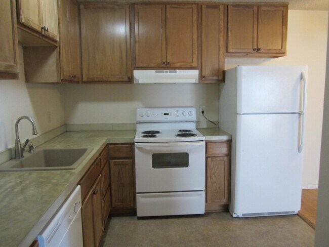 Building Photo - 3440 SW Alice St